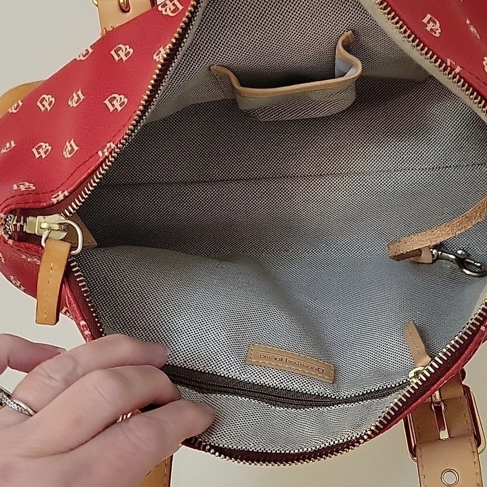 Dooney & Bourke 💥all leather